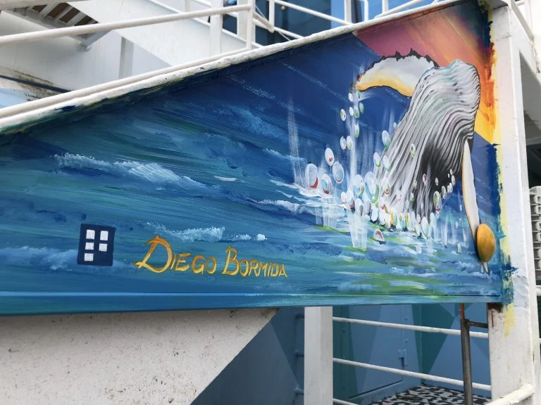 Caribbean-Princess-Cruises-Diego-Bormida-Artist-mural-resin-dipinti-103-768×576