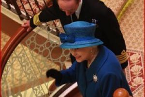 diego-bormida-artist-queen-elizabeth-cruise-line-shipsnavi-crociera-mural-painting